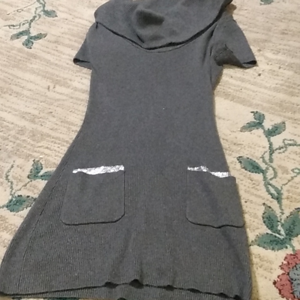 Clothes - Picture 5 of 7